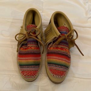 Minnetonka Shoes size 6